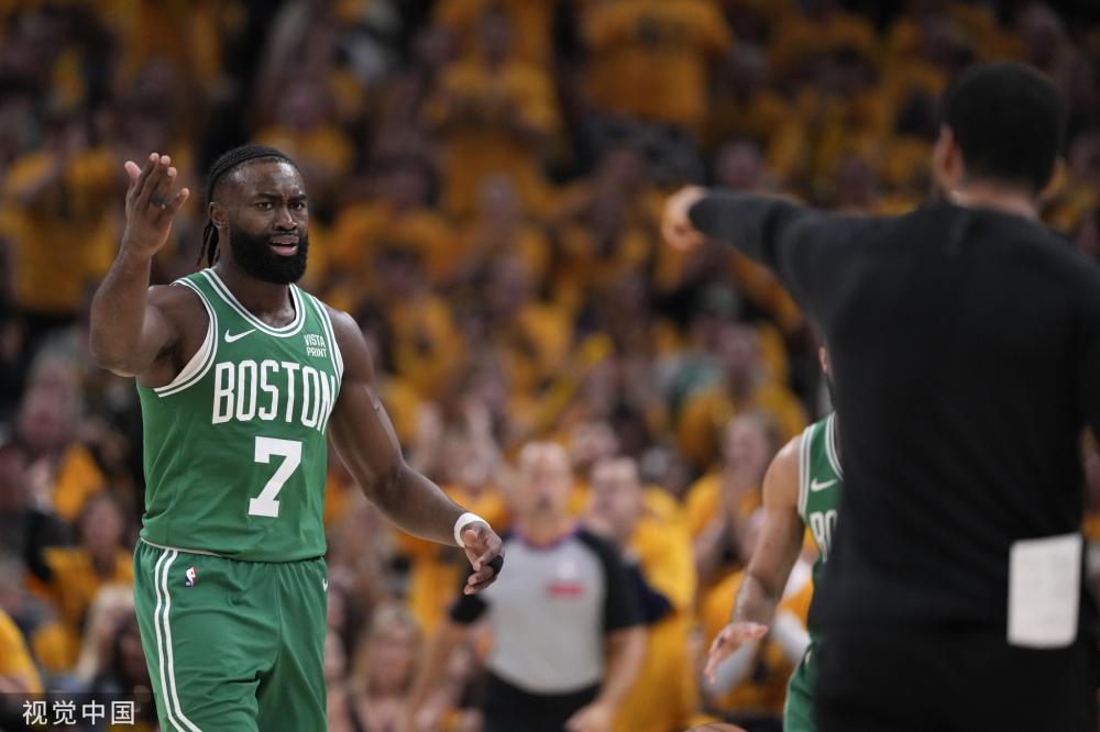 他通过与队 他通过与队